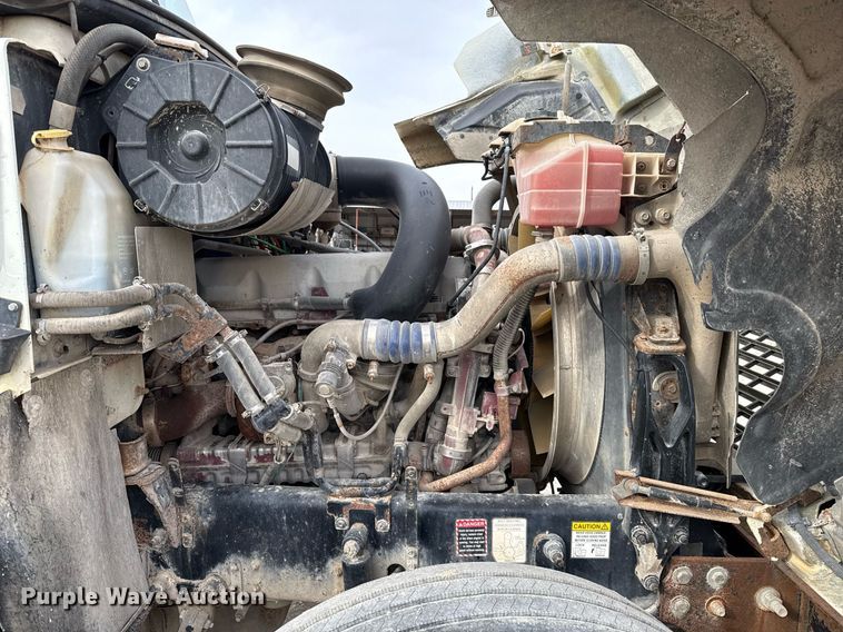 image for item DJ0897 2008 Mack CHU613 semi truck