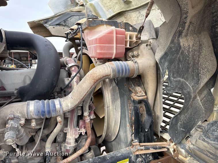 image for item DJ0897 2008 Mack CHU613 semi truck