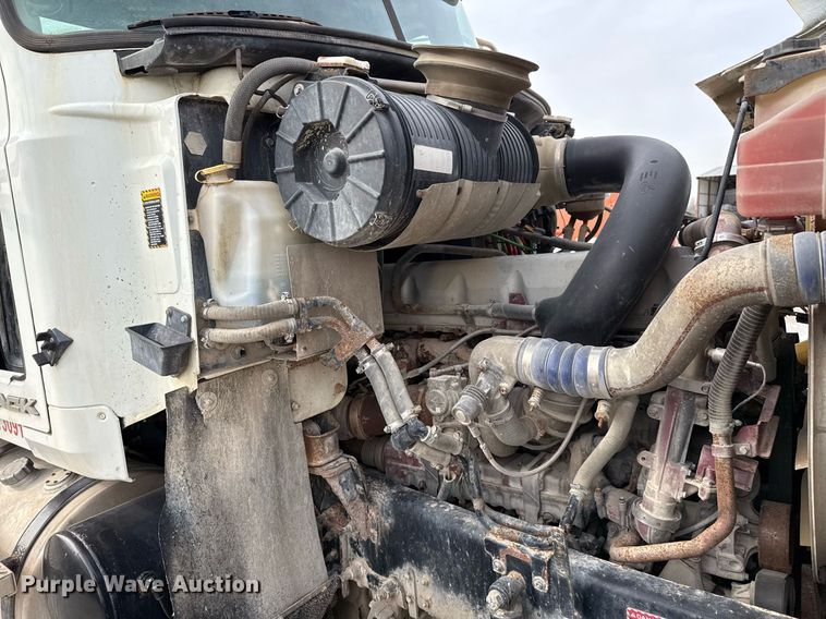 image for item DJ0897 2008 Mack CHU613 semi truck