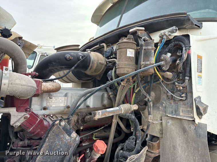 image for item DJ0897 2008 Mack CHU613 semi truck