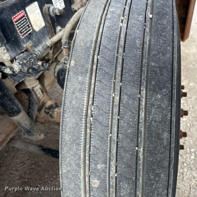 image for item DJ0897 2008 Mack CHU613 semi truck