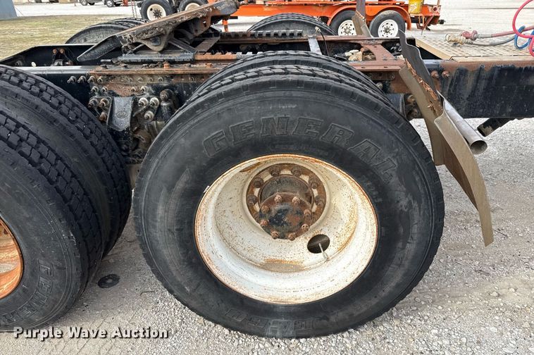 image for item DJ0897 2008 Mack CHU613 semi truck