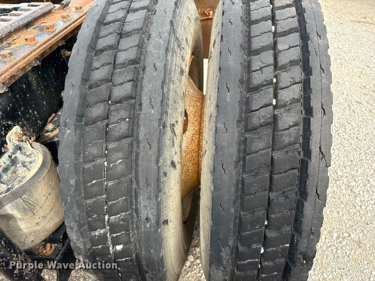 image for item DJ0897 2008 Mack CHU613 semi truck