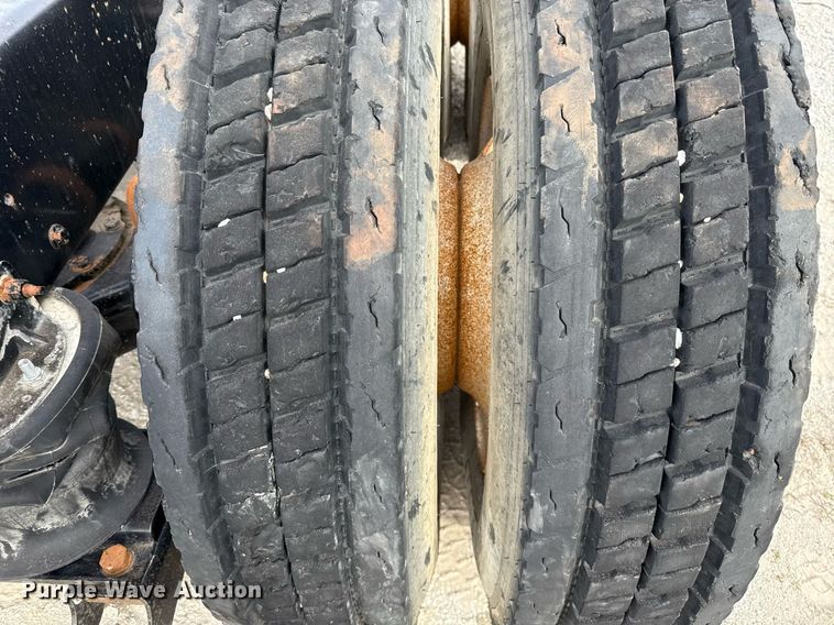 image for item DJ0897 2008 Mack CHU613 semi truck