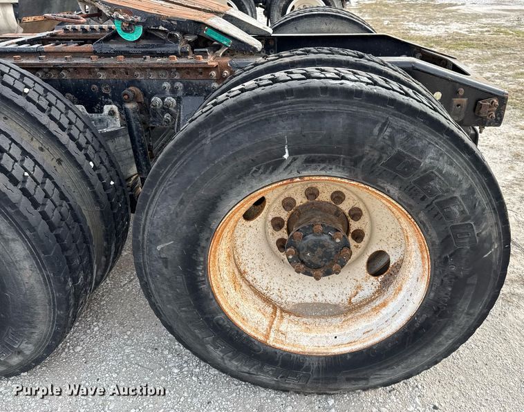 image for item DJ0897 2008 Mack CHU613 semi truck