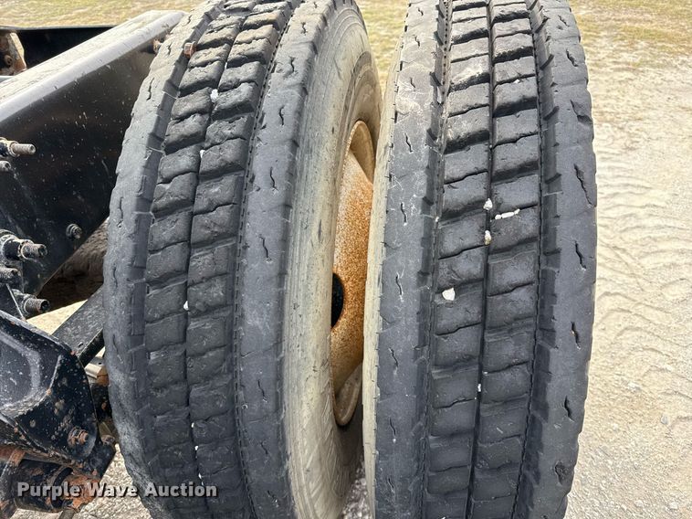 image for item DJ0897 2008 Mack CHU613 semi truck