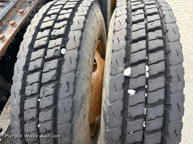 image for item DJ0897 2008 Mack CHU613 semi truck