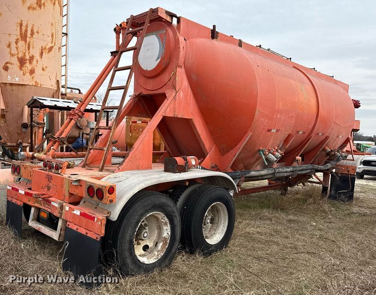 image for item DJ0898 1981 Boyd 1190 pneumatic dry bulk trailer