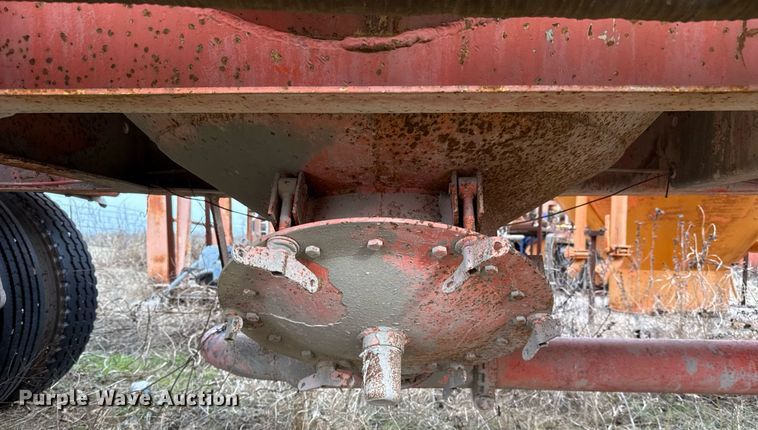 image for item DJ0898 1981 Boyd 1190 pneumatic dry bulk trailer