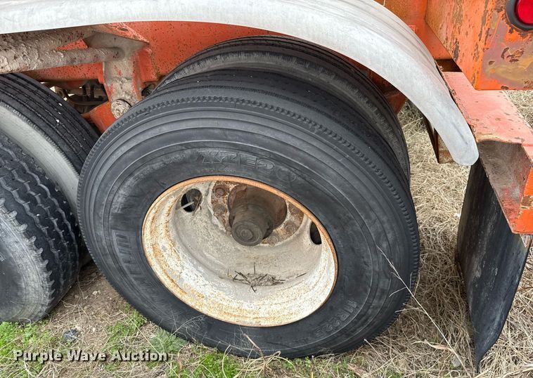 image for item DJ0898 1981 Boyd 1190 pneumatic dry bulk trailer