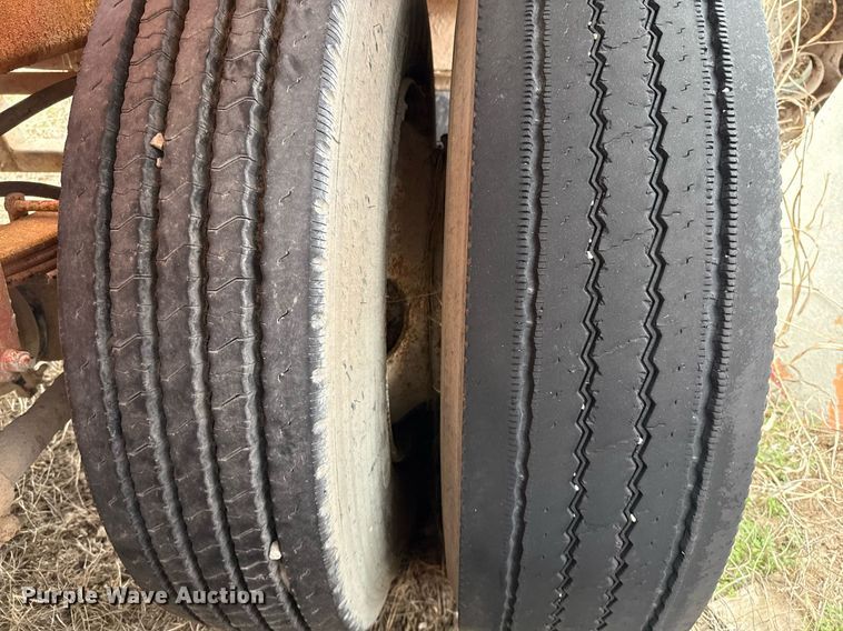 image for item DJ0898 1981 Boyd 1190 pneumatic dry bulk trailer