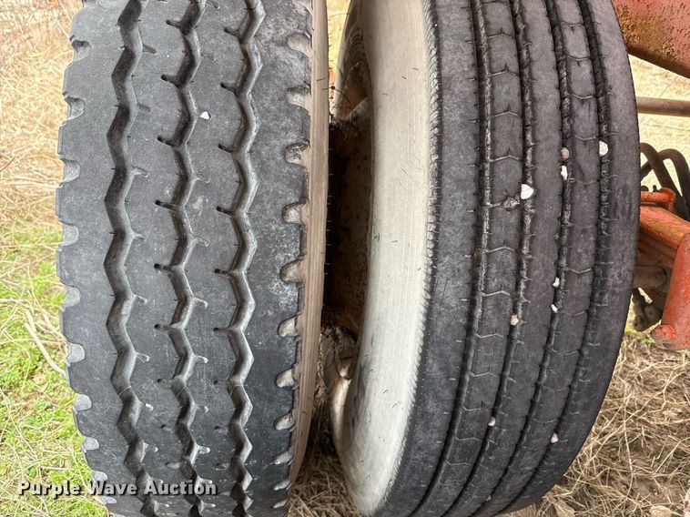 image for item DJ0898 1981 Boyd 1190 pneumatic dry bulk trailer