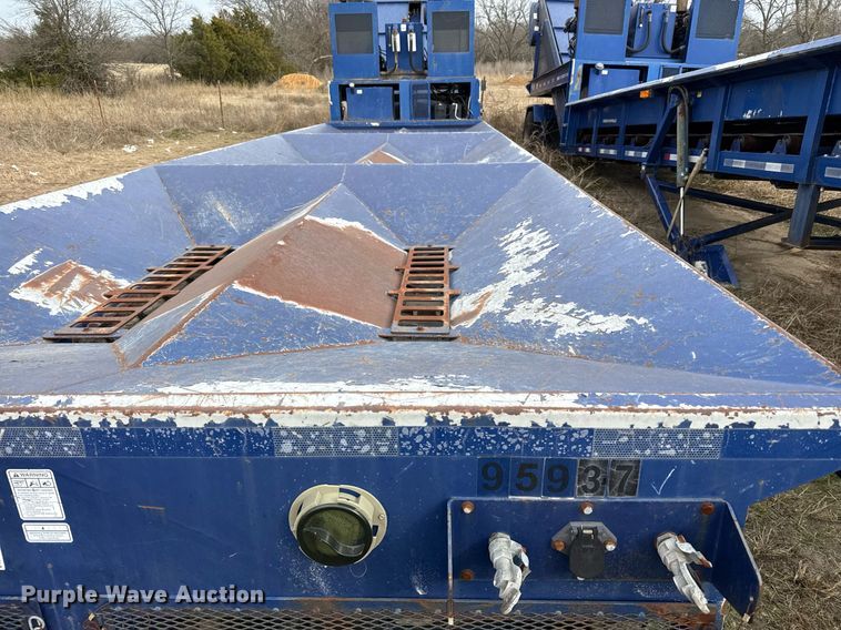 image for item DJ0899 2011 Convey-All conveyor