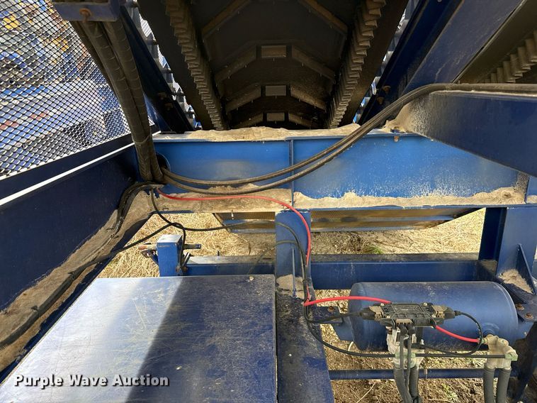 image for item DJ0899 2011 Convey-All conveyor