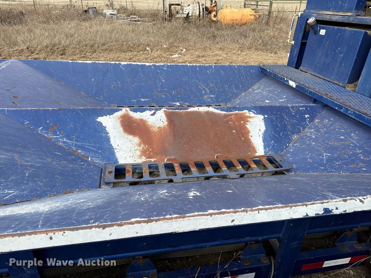 image for item DJ0899 2011 Convey-All conveyor