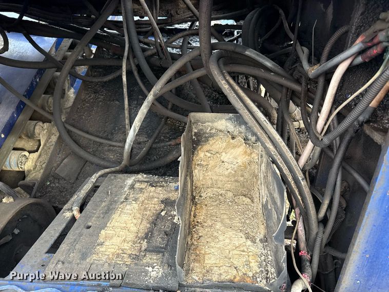 image for item DJ0900 2011 Convey-All 30