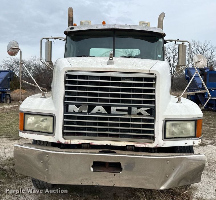 image for item DJ0902 2005 Mack CL733 kill truck