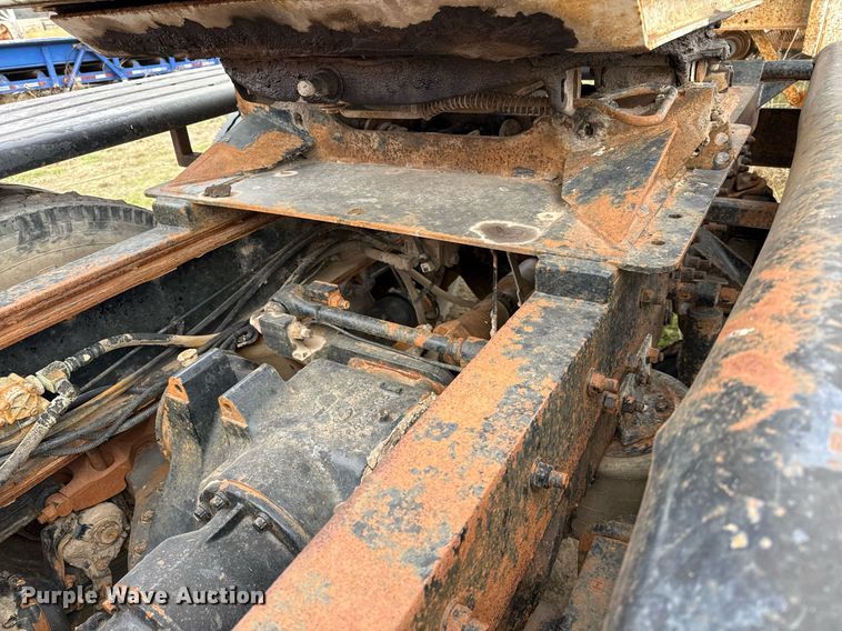 image for item DJ0902 2005 Mack CL733 kill truck