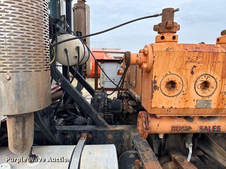 image for item DJ0902 2005 Mack CL733 kill truck