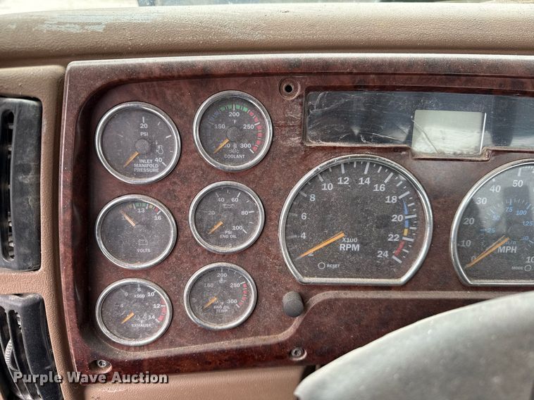 image for item DJ0902 2005 Mack CL733 kill truck