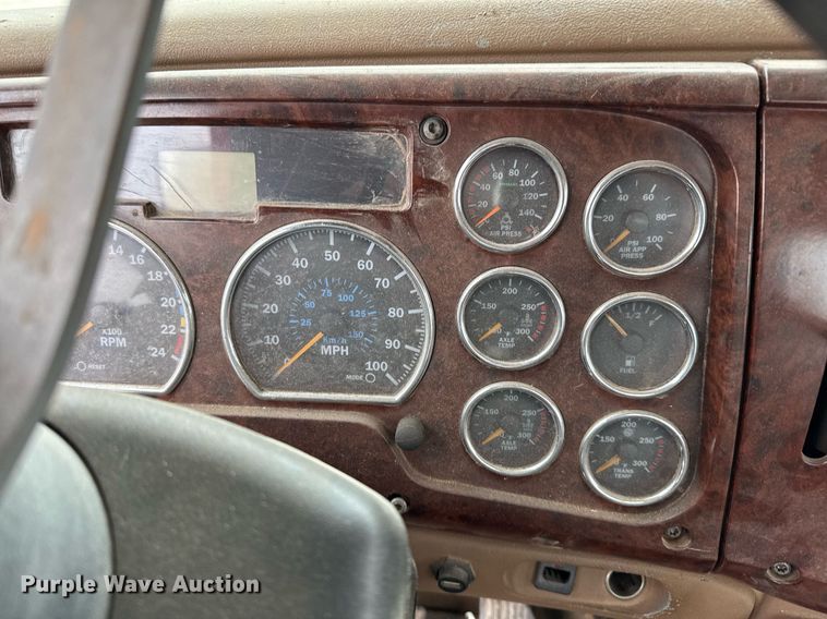 image for item DJ0902 2005 Mack CL733 kill truck