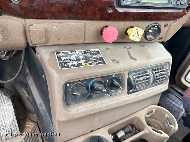 image for item DJ0902 2005 Mack CL733 kill truck