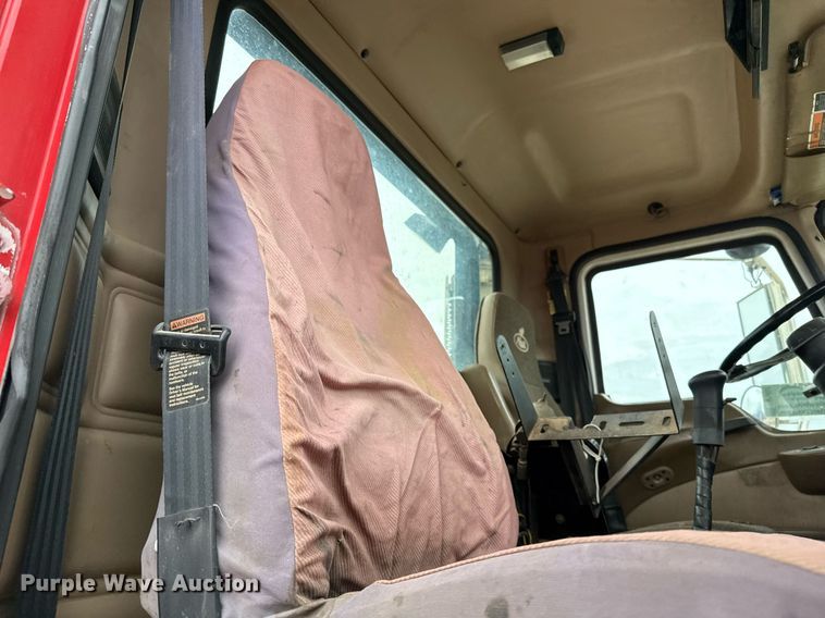 image for item DJ0902 2005 Mack CL733 kill truck