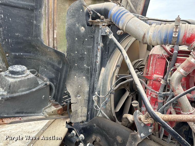 image for item DJ0902 2005 Mack CL733 kill truck