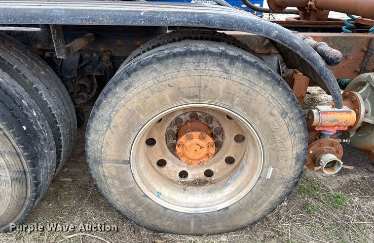 image for item DJ0902 2005 Mack CL733 kill truck