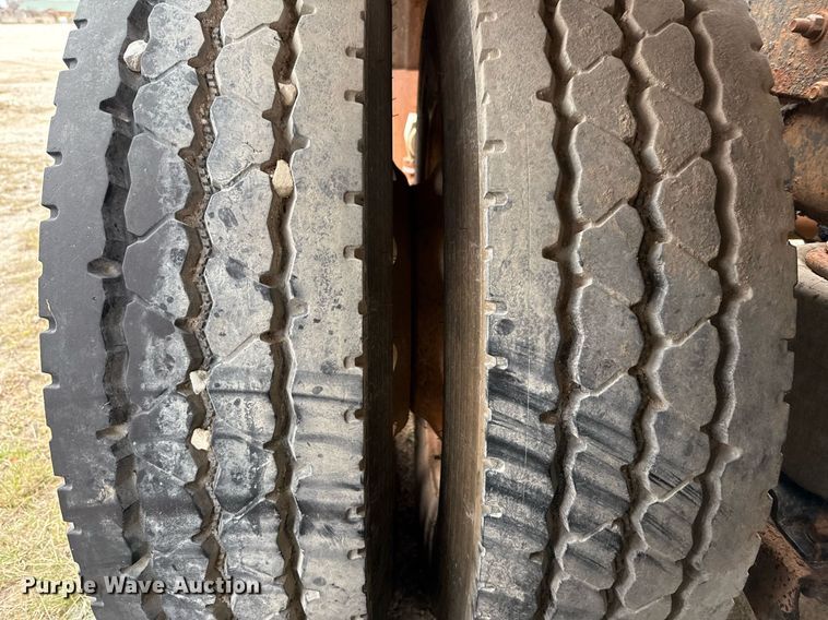 image for item DJ0902 2005 Mack CL733 kill truck