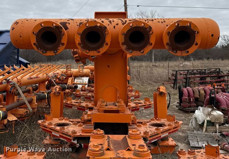 image for item DJ0906 2014 Fortune Homes Corp MTA-42S-12P-3L-001 frac manifold trailer