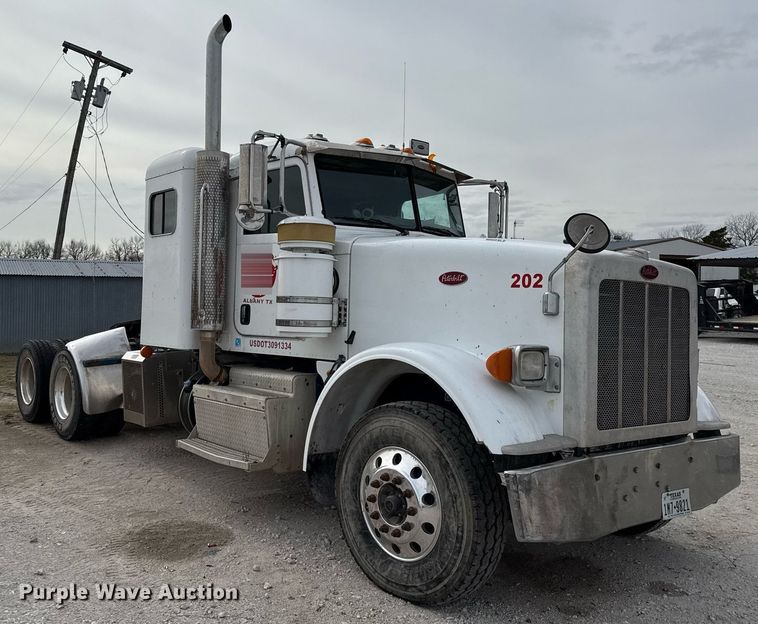 image for item DJ0908 2013 Peterbilt 367 semi truck