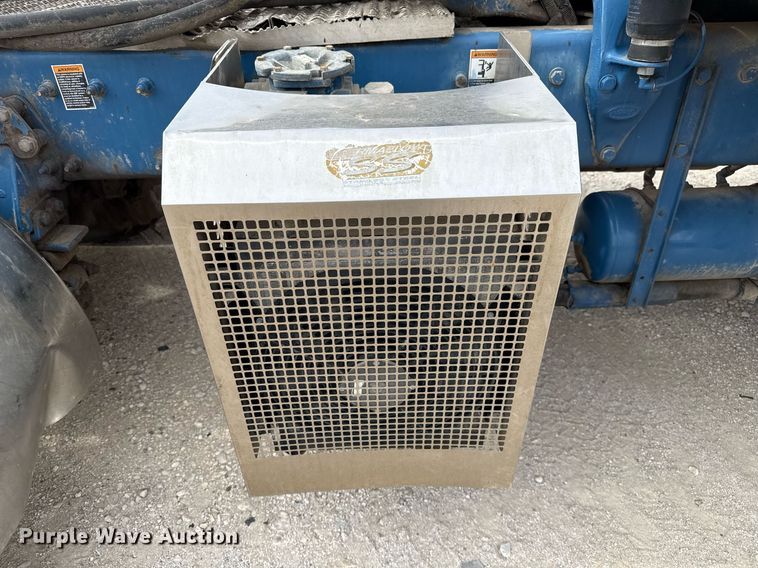 image for item DJ0908 2013 Peterbilt 367 semi truck