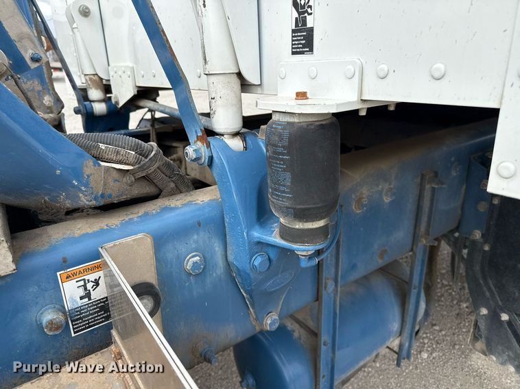 image for item DJ0908 2013 Peterbilt 367 semi truck