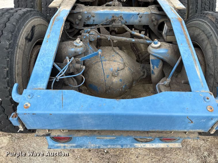 image for item DJ0908 2013 Peterbilt 367 semi truck