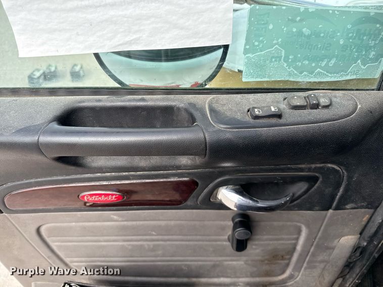 image for item DJ0908 2013 Peterbilt 367 semi truck