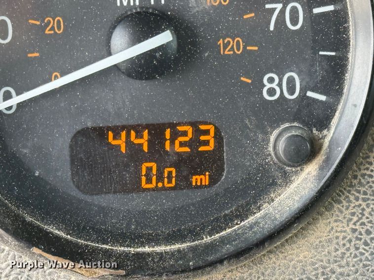 image for item DJ0908 2013 Peterbilt 367 semi truck