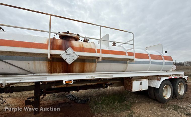 image for item DJ0909 2018 Troxell acid tank trailer