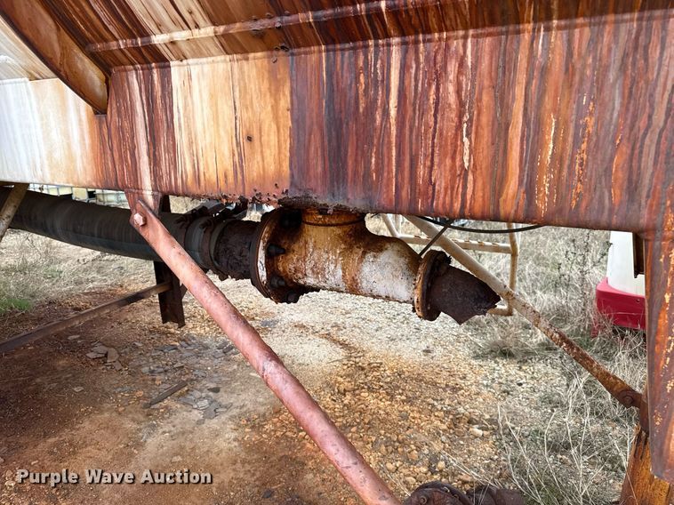 image for item DJ0909 2018 Troxell acid tank trailer