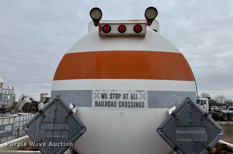 image for item DJ0909 2018 Troxell acid tank trailer