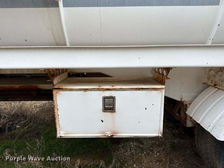 image for item DJ0909 2018 Troxell acid tank trailer