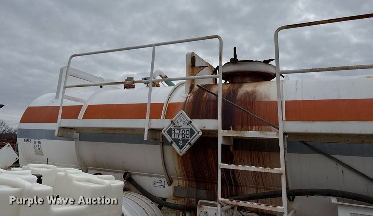 image for item DJ0909 2018 Troxell acid tank trailer