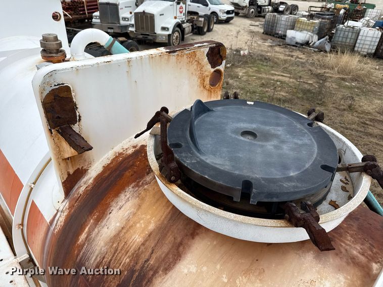 image for item DJ0909 2018 Troxell acid tank trailer