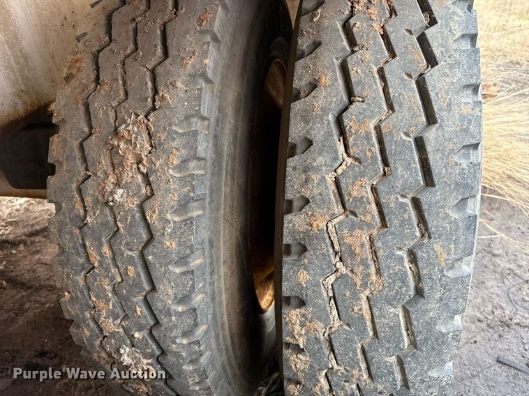 image for item DJ0909 2018 Troxell acid tank trailer