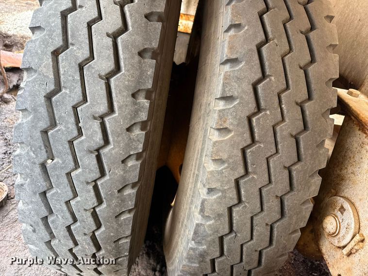 image for item DJ0909 2018 Troxell acid tank trailer