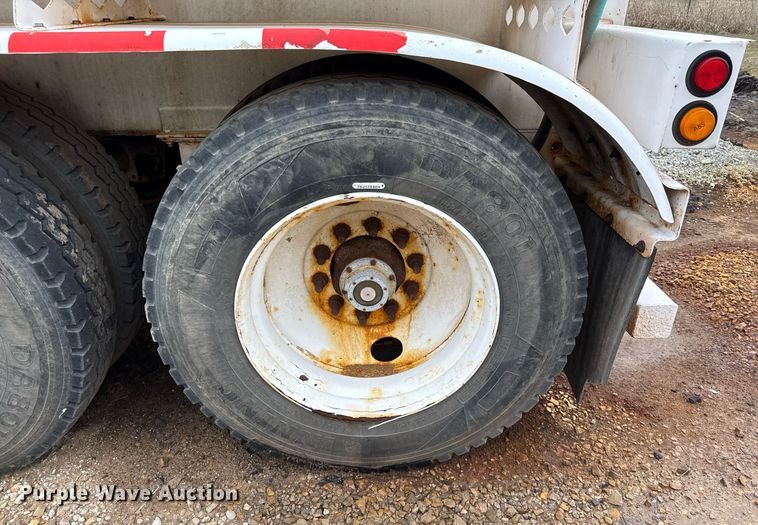 image for item DJ0909 2018 Troxell acid tank trailer