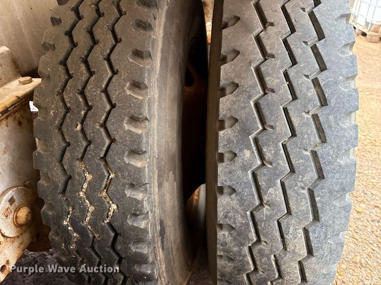 image for item DJ0909 2018 Troxell acid tank trailer