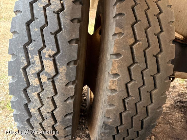 image for item DJ0909 2018 Troxell acid tank trailer