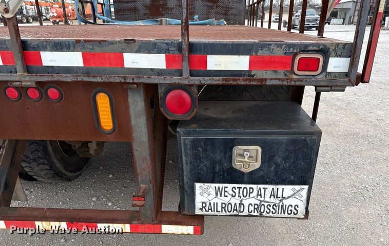 image for item DJ0910 2002 Mack CH613 flatbed truck