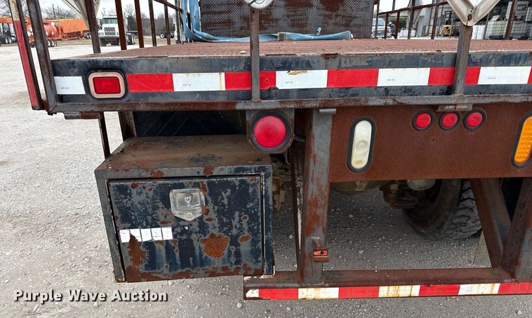 image for item DJ0910 2002 Mack CH613 flatbed truck